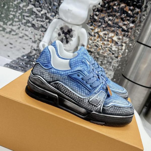 Louis Vuiton washed sneakers/top version