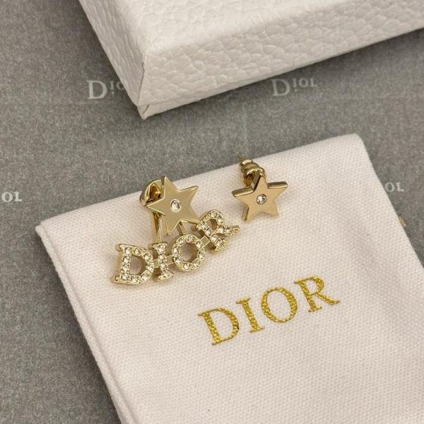Dor letter star asymmetric earrings