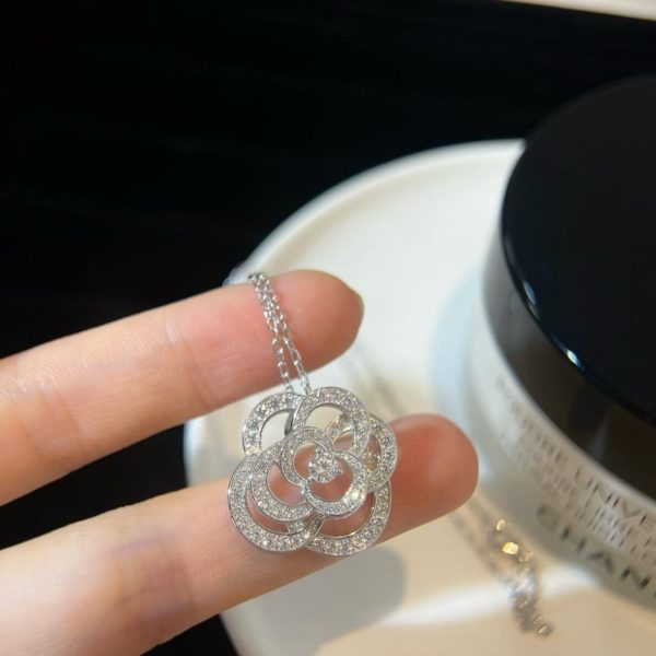 Chanel camellia necklace