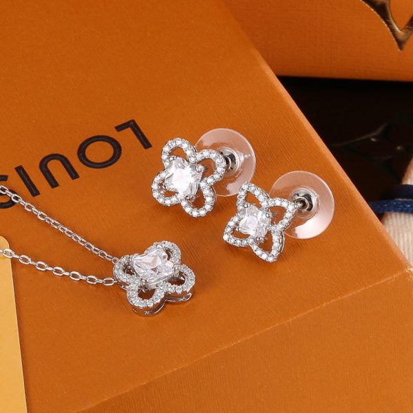 LOUIS VUITTON necklace and earrings set