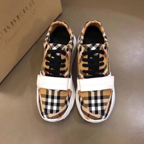 BURBERR——High-end boutique