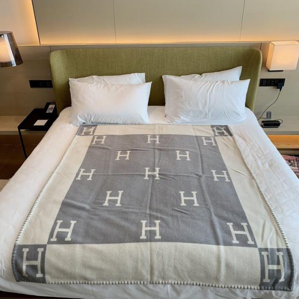 Hermès premium cashmere blanket