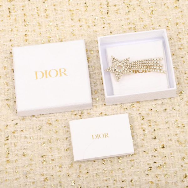 Dior five-pointed star brooch