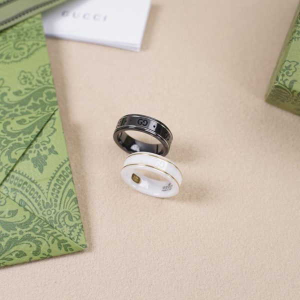 Gucci double g black and white ceramic ring