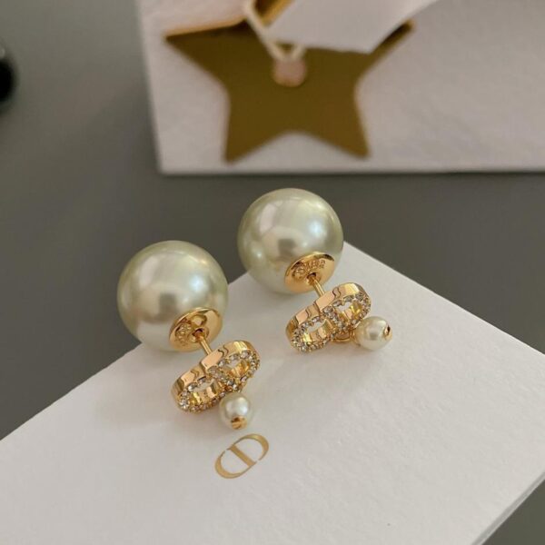 Dior CD Pearl Earrings (29C7)