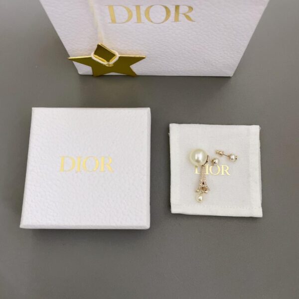 Dior Eiffel Tower Asymmetric Stud Earrings (A7B3)