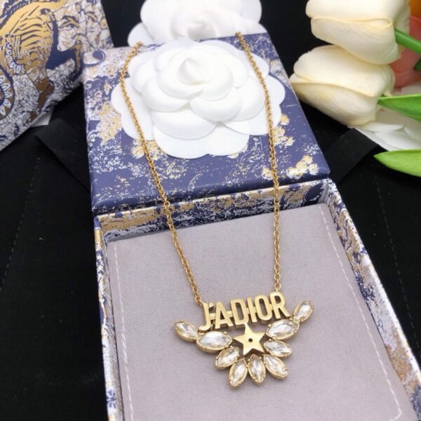 Dior launches new Dior new marquise necklace (4D7D)