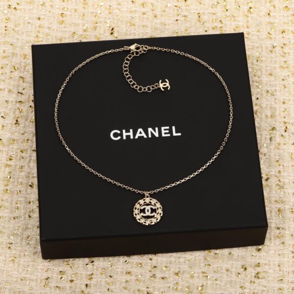 Chanel hollow round necklace