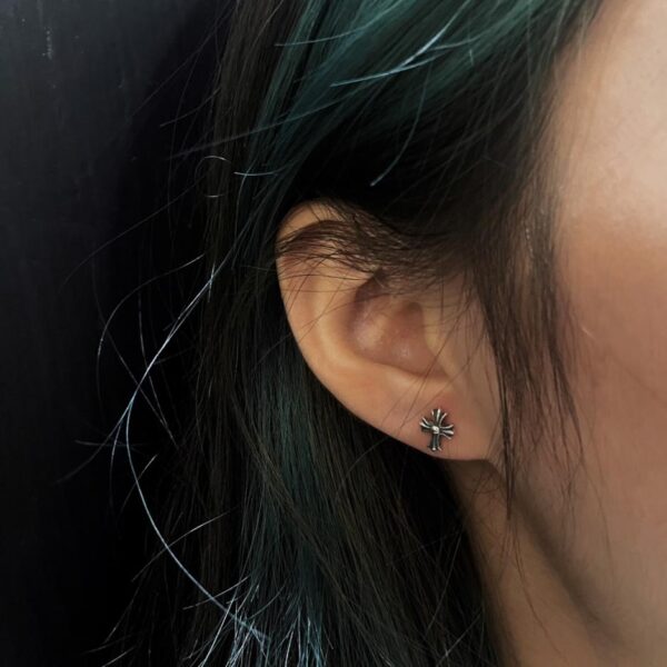 Chrome Hearts long cross flower earrings