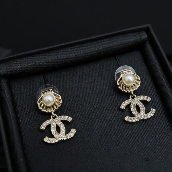 Chanel Shell Pearl Earrings Dream Ocean Series (1CF2)