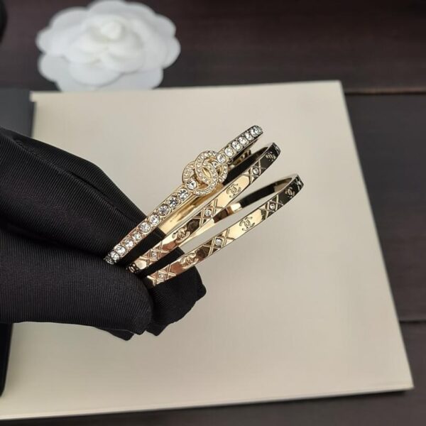 Chanel latest light gold cc 3-piece bracelet set consistent ZP brass material (X9OZM)