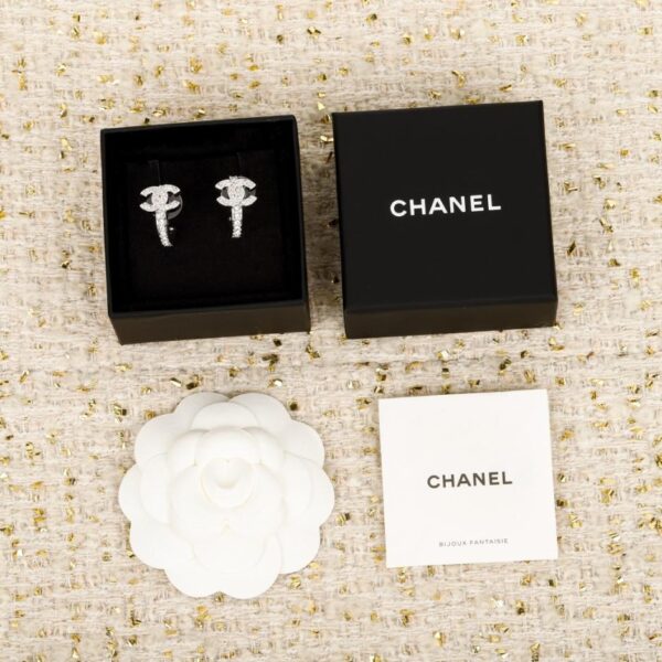 Chanel Silver Diamond Small Earrings (QJ4KX)