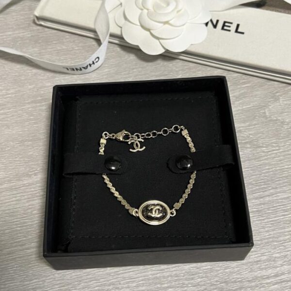 Chanel 25A Handcrafted Fine Obsidian Oval Bracelet (DK5K2)
