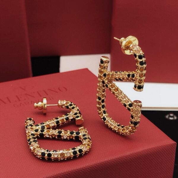 Valentino latest color diamond earrings, consistent ZP brass material (HLBD6)