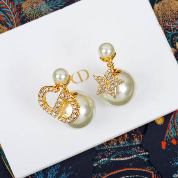 Dior Pearl Letter Earrings (3TY3E)