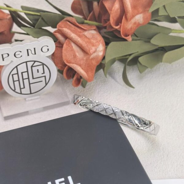 Counter version Chanel diamond bracelet half diamond wide version electroplated 18K thick gold color preservation (W98AY)