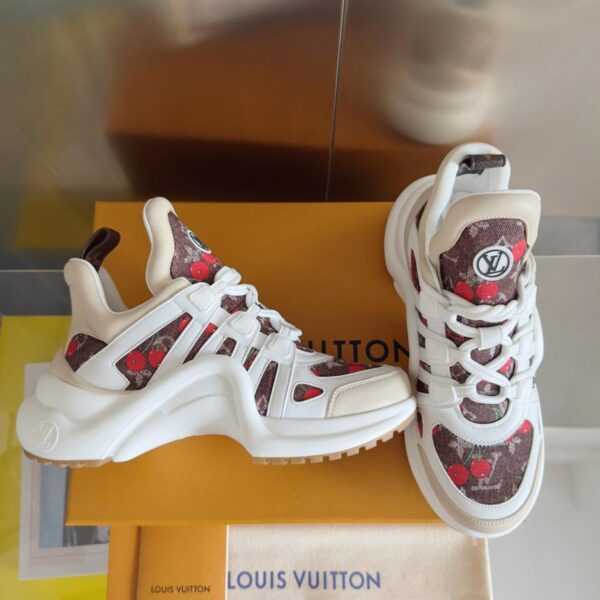 LV x TM Archlight series classic dad shoes half-slip arch bridge sports shoes space shoes top version (80KR6)