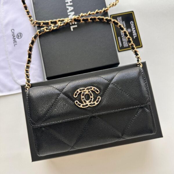 Color Black Chanel Timeless Classic Zipper Bag (1RWM2)