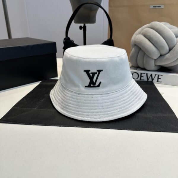 LV embroidered double-sided bucket hat (UX6AQ)