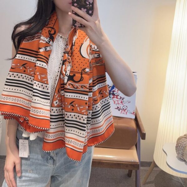 Hermès Amazon Celebration Patterned Silk Scarf Horse (VFPCZ)