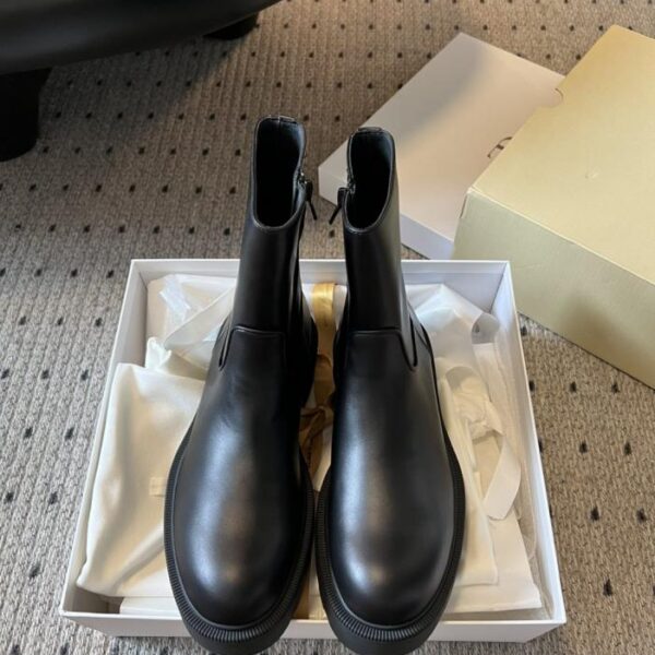 The row genuine leather French retro square toe minimalist versatile flat thick sole Chelsea boots (Z3KGS)