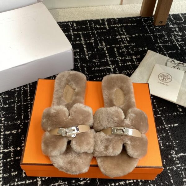 Hermes Teddy Fur Slippers Top Quality Fluffy Soft Comfortable Lambswool Wool (40 41 Made to Order, No Returns or Exchanges) (ZBLAD)