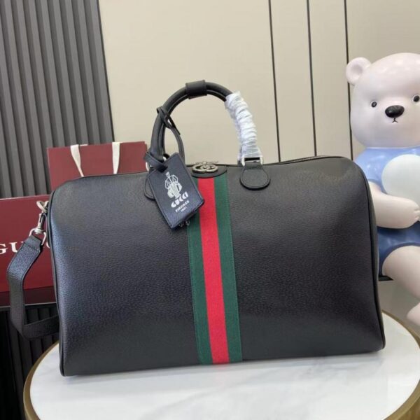 Comes with a full set of original boutique gift bags. Gucci Savoy series medium travel bag, black genuine leather, model 834460 (QTM2Z).