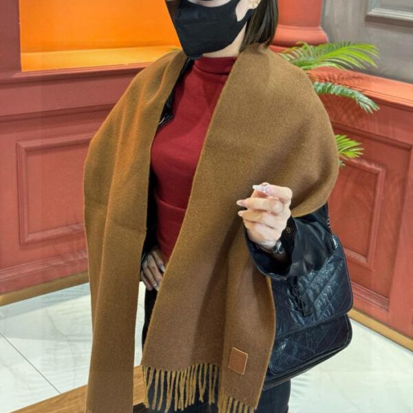 Loewe Couple's Large Scarf (8VCCD)