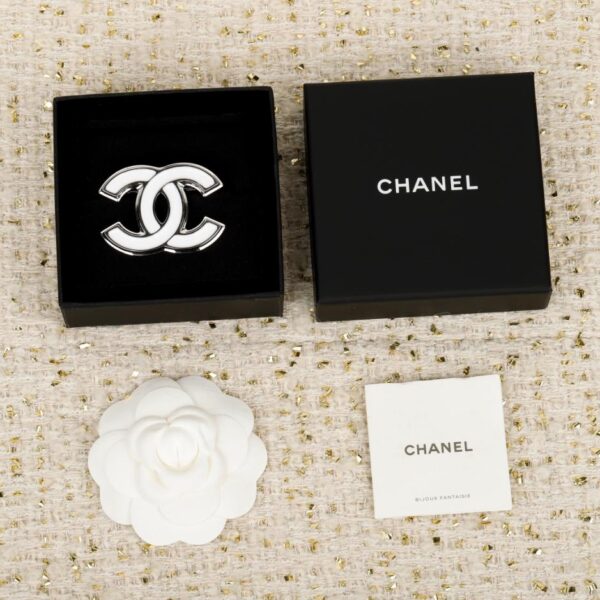 Counter / 【Chanel White Oil Drop Double C Brooch】(HDWNN)