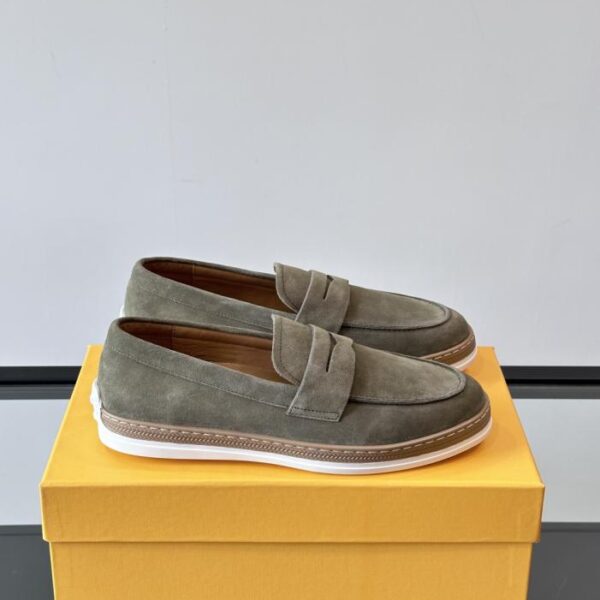 TOD’S New Men's Loafers in Top Grain Leather (48T3R)