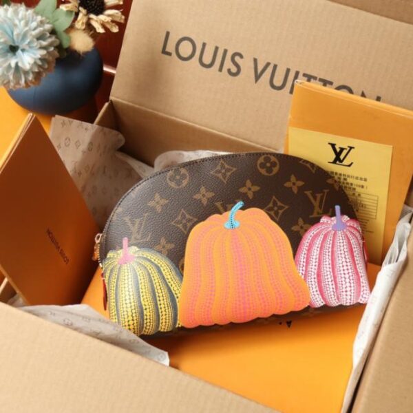 Top-quality replica M46472 Monogram Pumpkin Large Makeup Bag, made of Monogram canvas (FZ1H5)