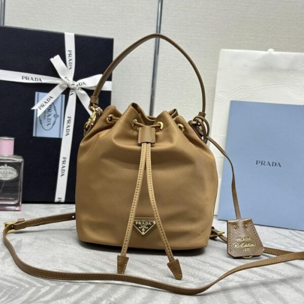 Prada's new bucket bag 1BE067 upgraded version (IGR9E)