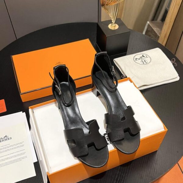 Hermes chunky heeled sandals (3 (LGSND))