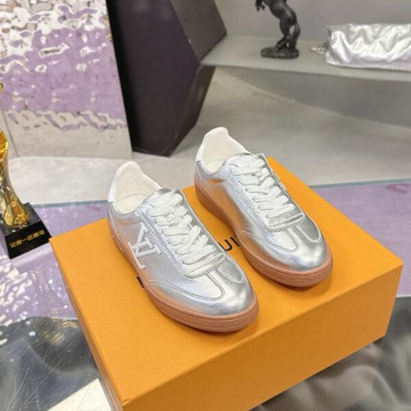 Louis Vuitton's latest biscuit-style casual shoes (65O9U)