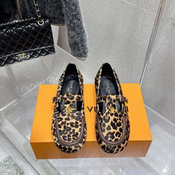 Louis Vuitton Early Spring New Arrival - Exactly the Original, Featured in Boutiques: Metal-Studded Mary Jane Flats (N3M5S)