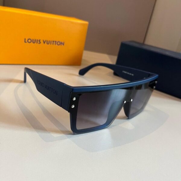 Louis Vuitton Sunglasses (HV90T1)
